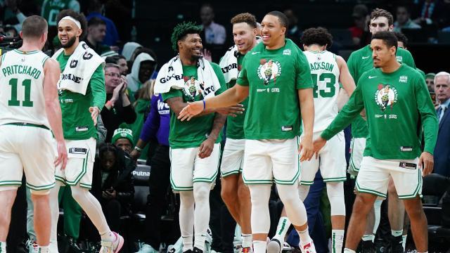 1670471863123054057.jpg Celtics-bench-USATSI_19522543.jpg